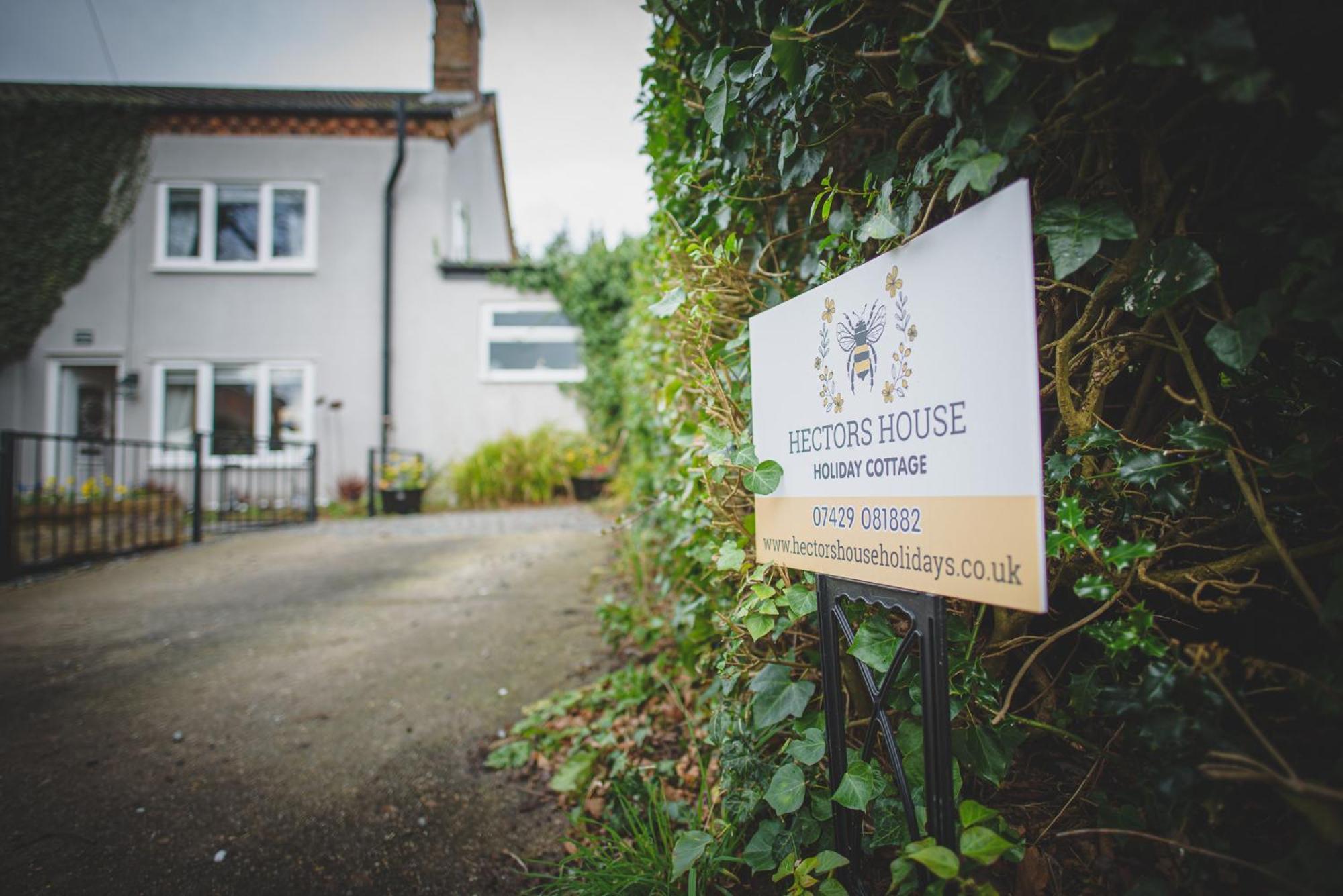 Villa Hectors House Ormesby Saint Michael Esterno foto